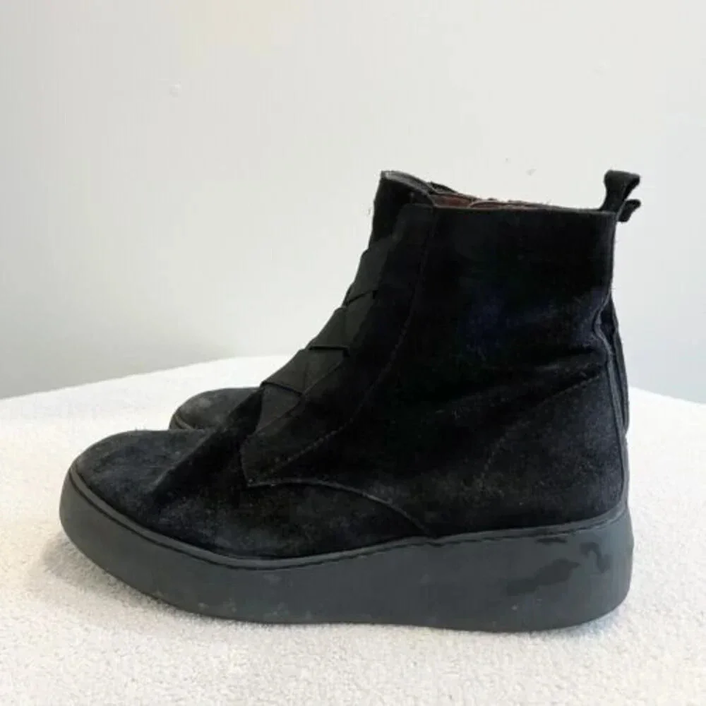 Wonders Fly Women’s 8 Black Ankle Boots 8332 Booties Suede Platform 38 Side Zip - Picture 8 of 11